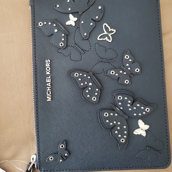 Michael Kors Handbags - Michael kors Clutch Navy Color